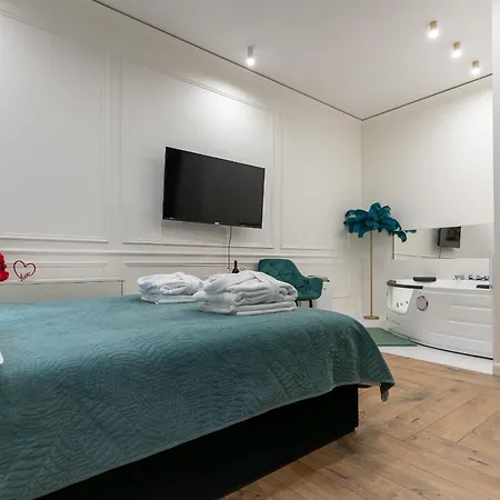 Shadow Prywatne Jacuzzi Zamoyskiego Apartamento Cracovia