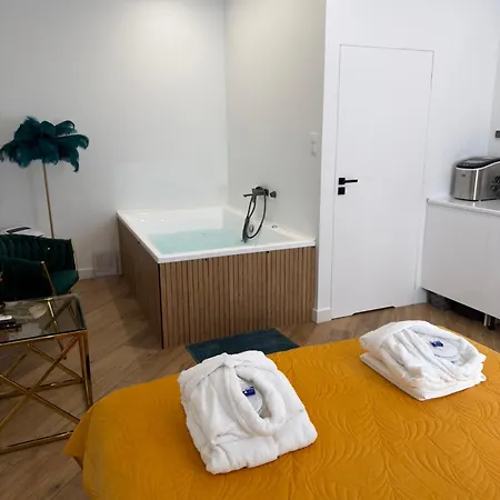 Z Jacuzzi Shadow Zamoyskiego Apartment