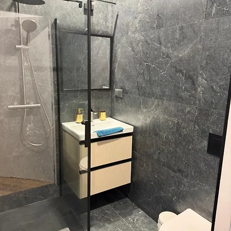 Apartment Z Jacuzzi Shadow Zamoyskiego
