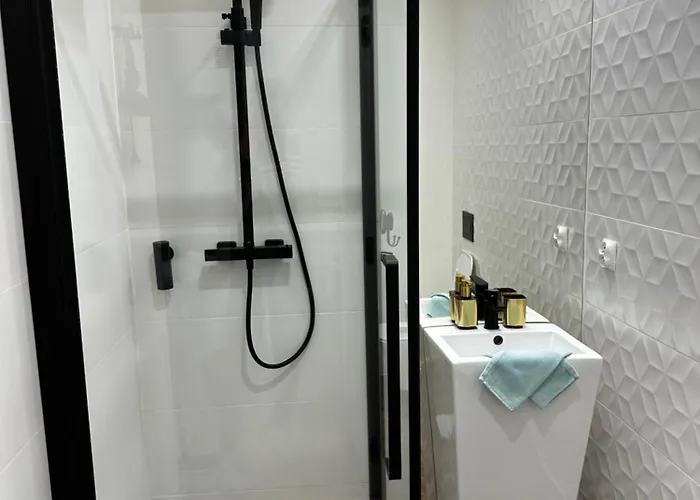 Z Jacuzzi Shadow Zamoyskiego *