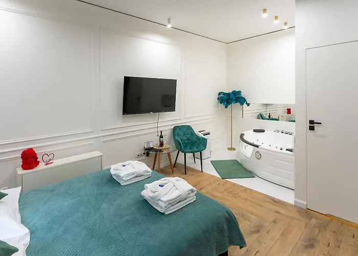 Z Jacuzzi Shadow Zamoyskiego