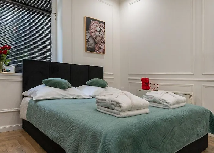 Z Jacuzzi Shadow Zamoyskiego Apartment *