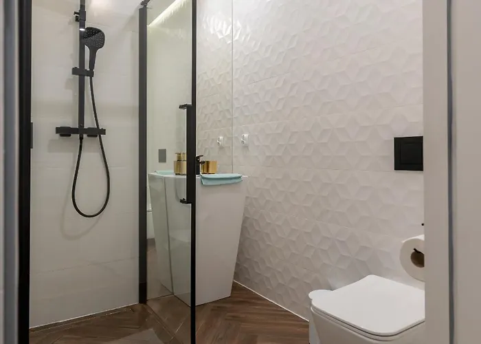 Z Jacuzzi Shadow Zamoyskiego *