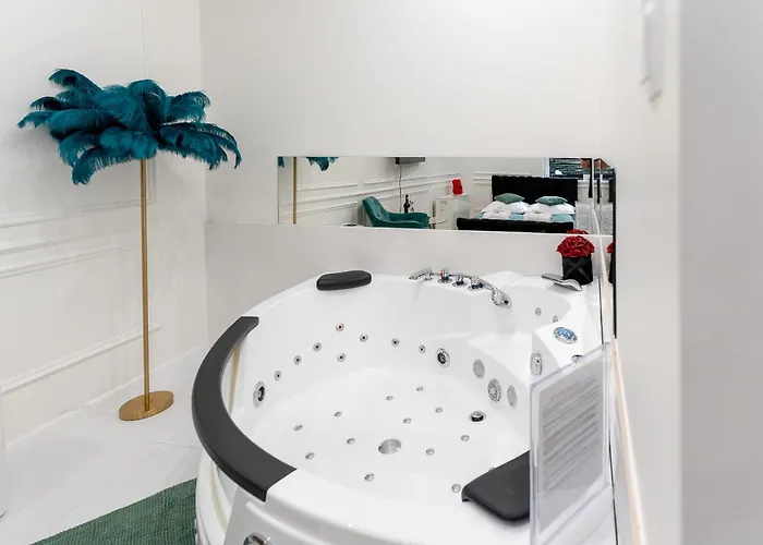 Z Jacuzzi Shadow Zamoyskiego Krakow