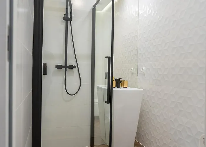 Appartamento Z Jacuzzi Shadow Zamoyskiego