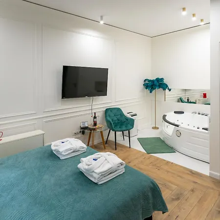 Z Jacuzzi Shadow Zamoyskiego